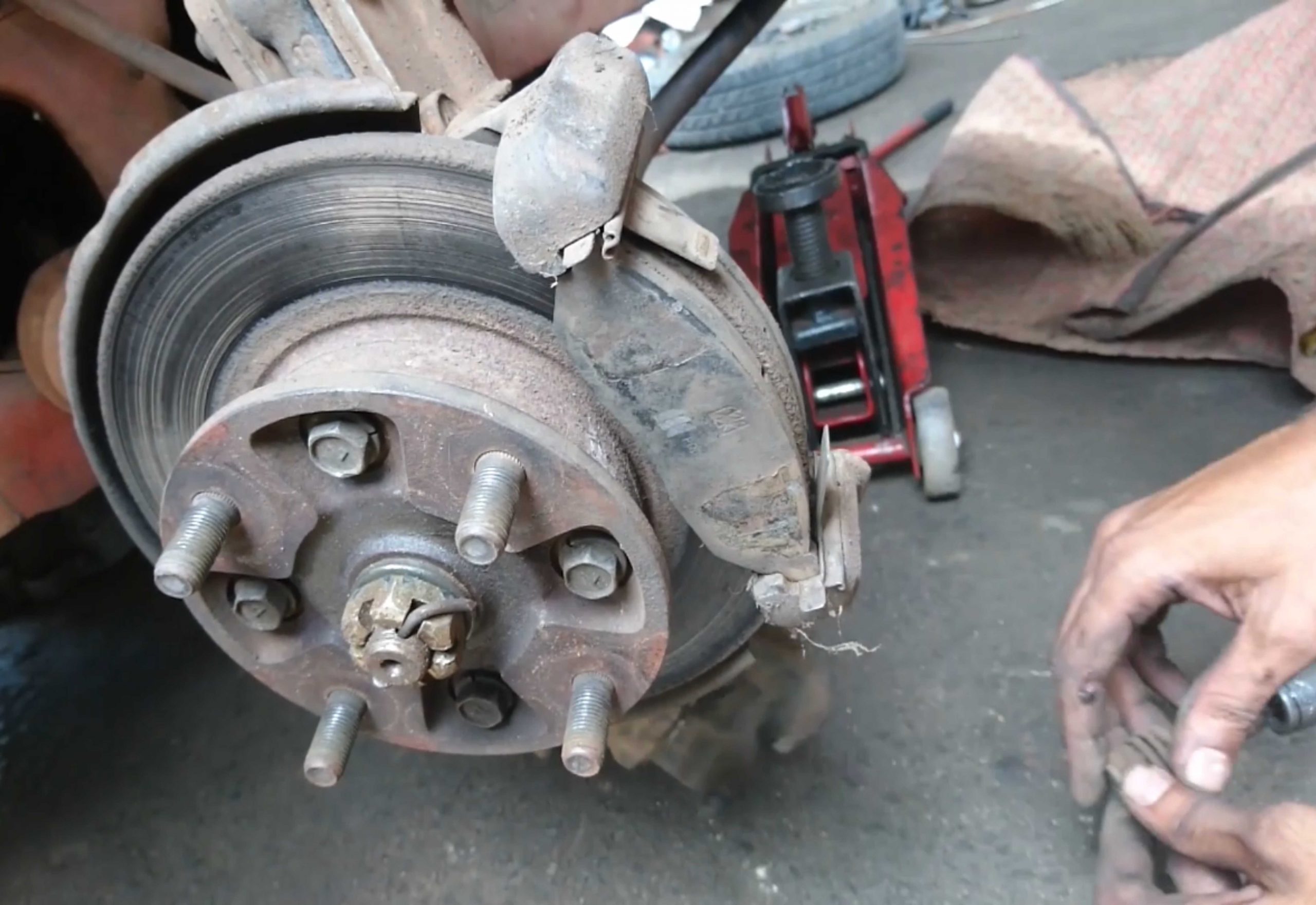 Brake Piston & Bush Replacement
